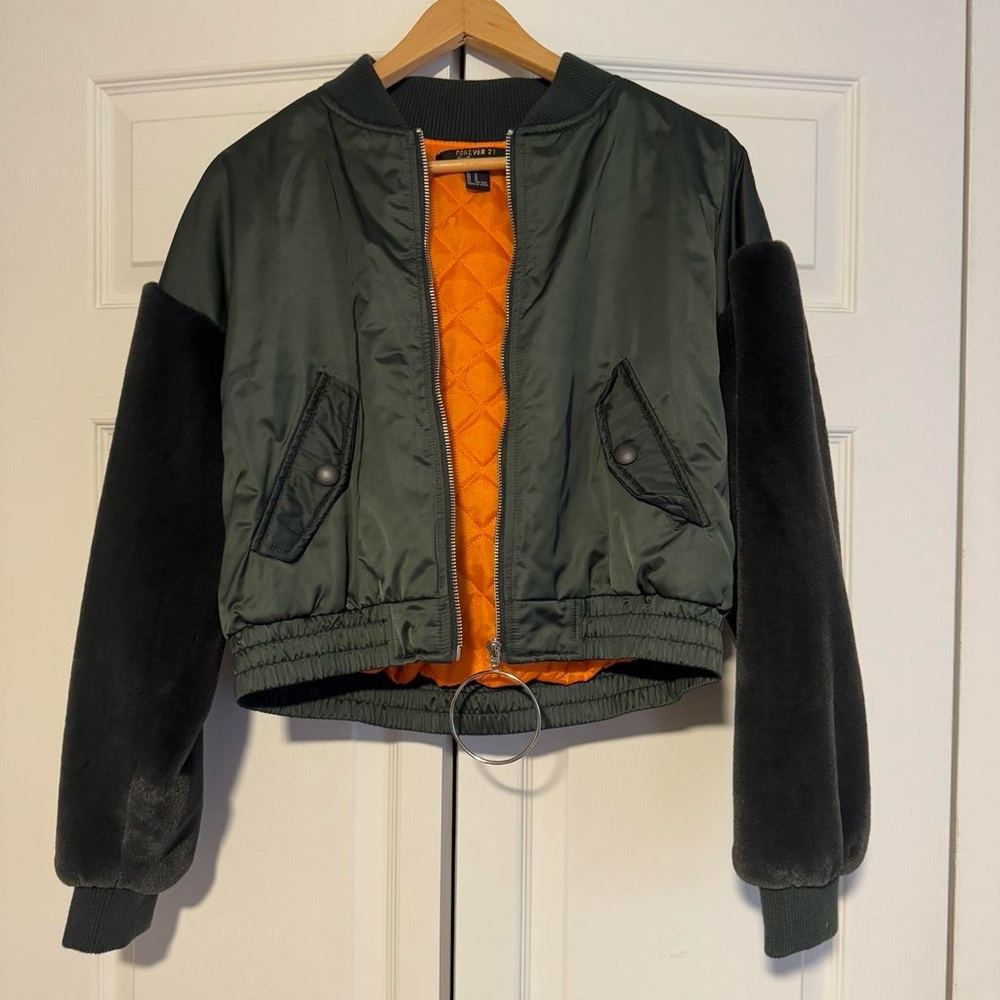 Dark green cropped bomber jacket forever21